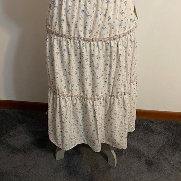 Kaileigh Tiered Floral lined skirt, size 2X - Picture 1 of 3